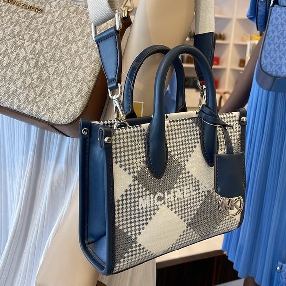 Michael Kors Mirella Extra-Small Logo Crossbody XBODY Shopper Bag
Navy 
NWT - Picture 2 of 16